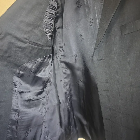 JoS A Bank Men's Dark Blue Suit